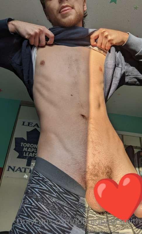 This pic is old, I am now in a sling for 6 weeks 😂 Had shoul..