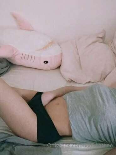 Since I'm so lonely I end up being a bad girl    😔
When are ..
