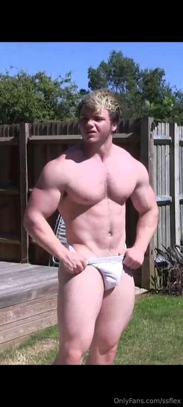 SUPERSAIYANFLEX SHOWS HIS DOMINANCE HERE WITH HIS BEUTIFULL ..