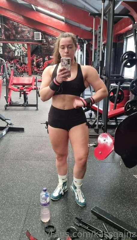 just some mid-session posing from Wednesday's pull session, ..