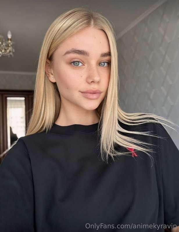 🔥𝗙𝗥𝗘𝗘 𝗢𝗡𝗟𝗬 𝗡𝗢𝗪🔥
This kitty @monroeviolet just turned 18 year..