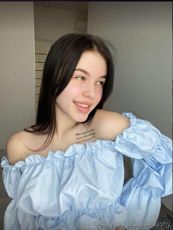 Don't miss it 👉@coldkarin💞 🔞She @coldkarin needs your cock m..