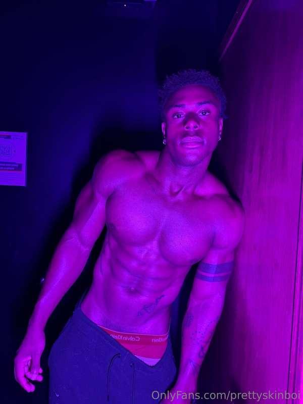 What would you do if I told you to get on your knees? 😈