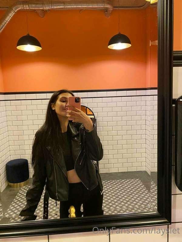 Once I went to a museum, now I want to go to the theater 🖼️ ..