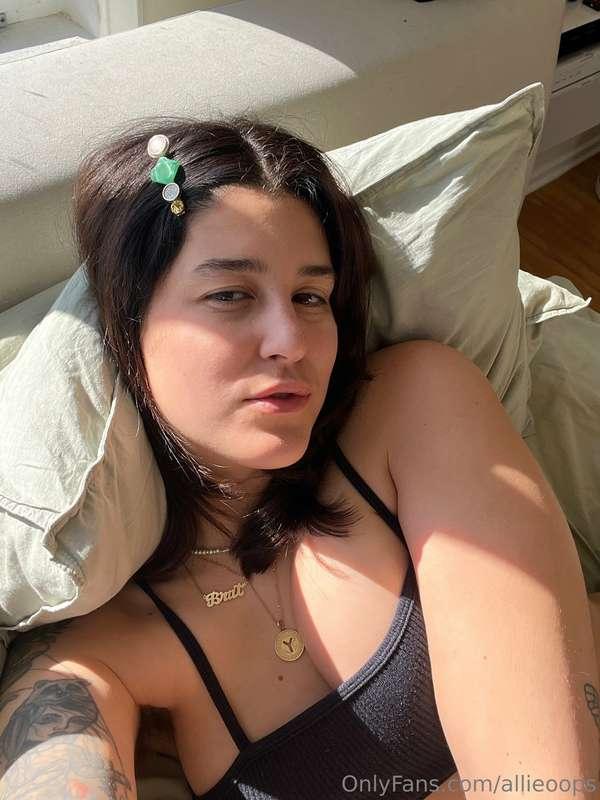 When the sun hits just right 🤍