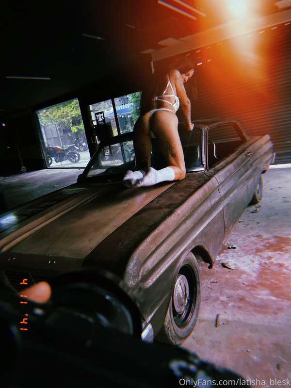 Want more hot pics?)🔥😋