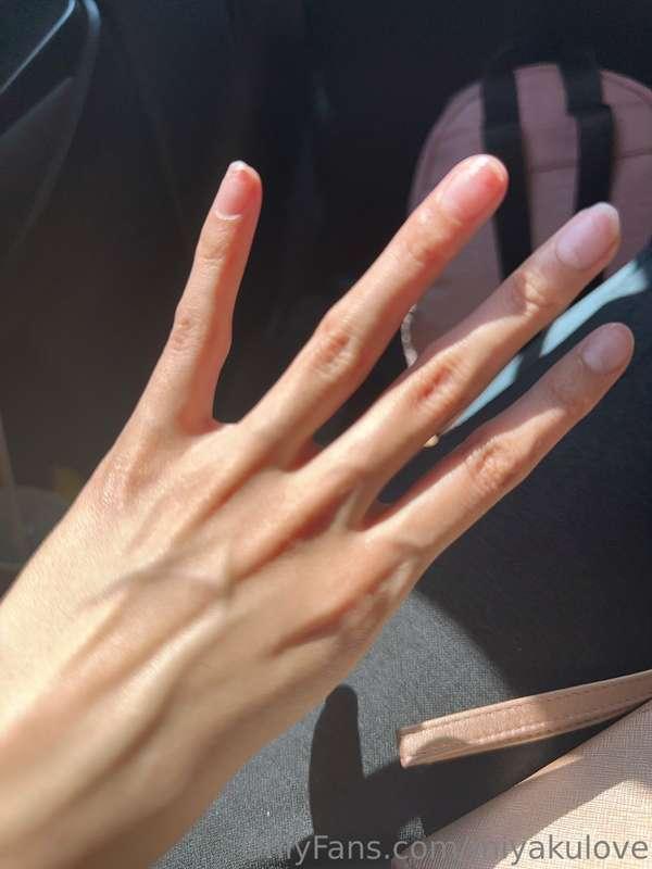Who wants to gift me mani/pedí for bday? :c through Ca$happ?