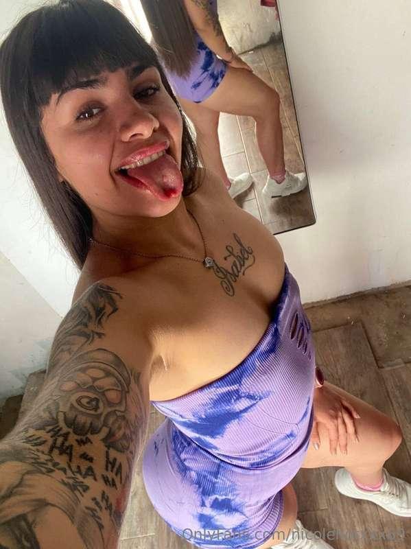 Hey, this is my friend fitness @soyunabebe1 and she wants to..