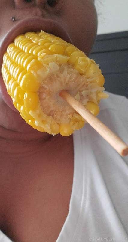 I love a Big Corn Cob 👅💦🌽