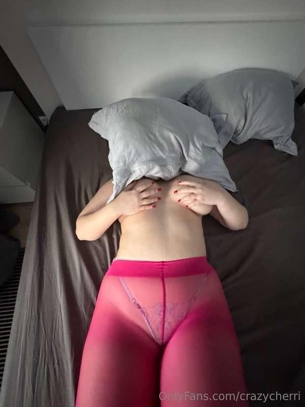 I am shy.But I want you to see me.