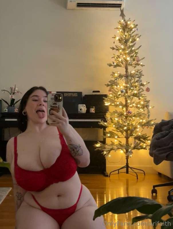 it’s beginning to look a lot like Christmas👀