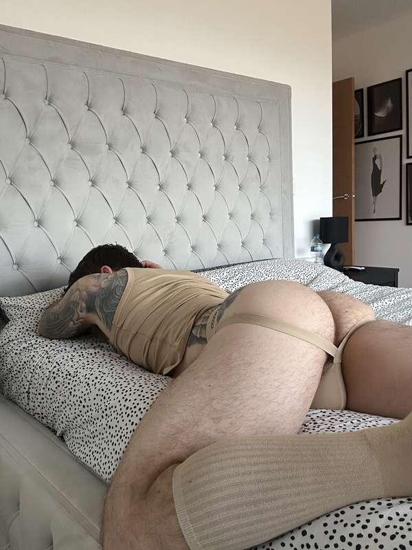 Decisions decisions 🧐🍑😜