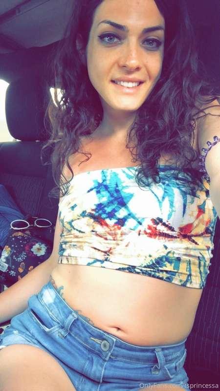 What a hussy!? Whatchu think?