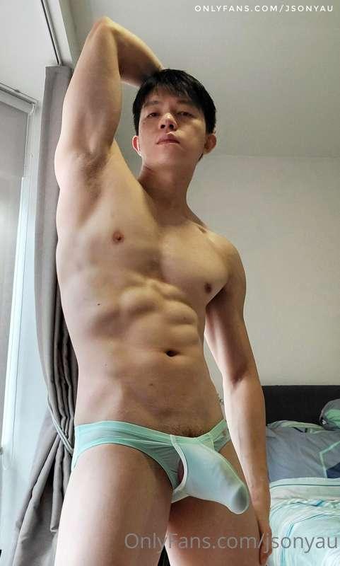 Waiting someone to let me release it all in the hole. 🤣🥵😳