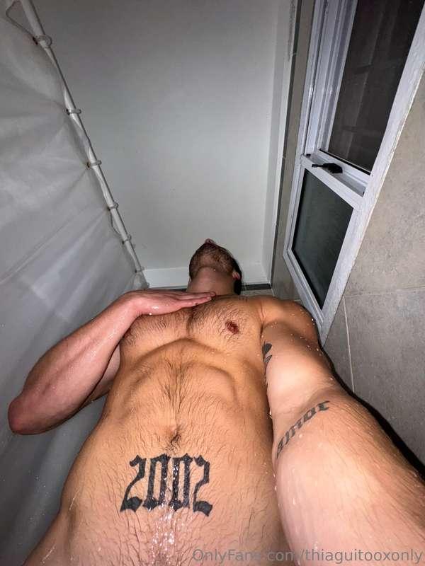 I'm alone, horny, and my body is ready for you 😈 Like if you..