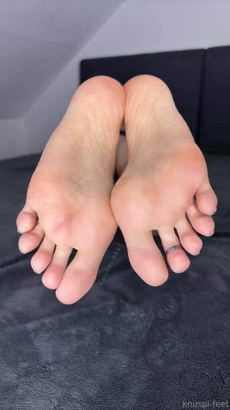 knuspi-feet image #0