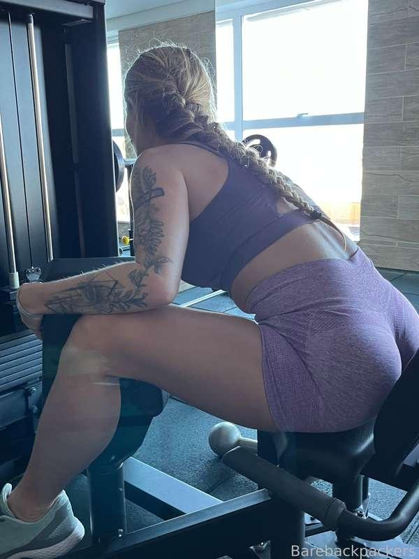 Would you be peeking at my ass at the gym?

#horny #fyp #ass #leggings #yogapants #shorts #booty #bigass