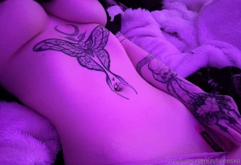 sylvieesxo image #0