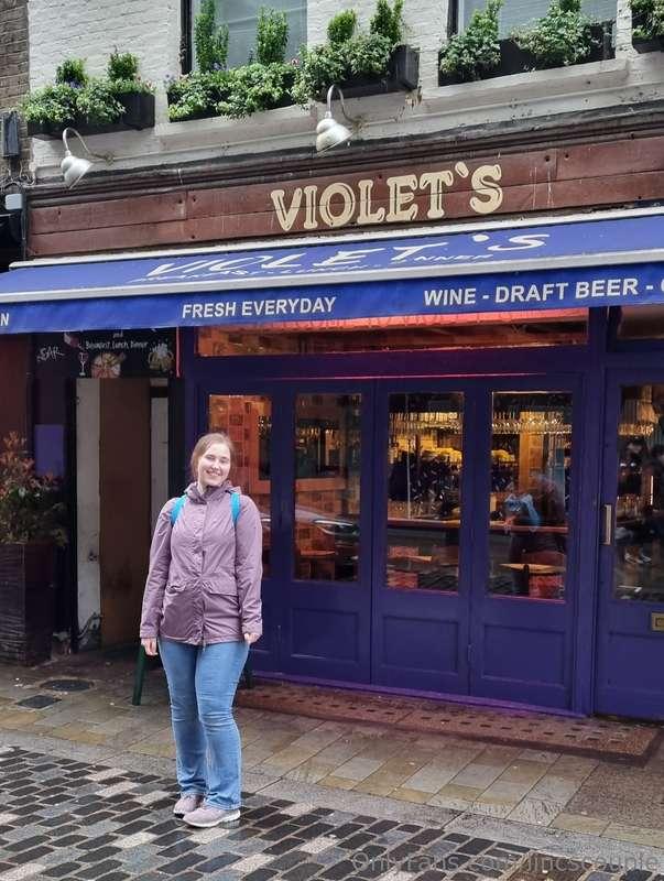 I found my cafe in london 🥰 any naughty and non naughty sugg..