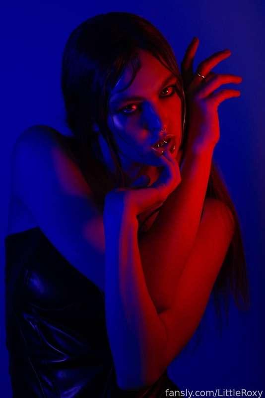 I want to please you in all your fantasies😈😈 @LittleRoxy 

#roleplay #sexting #dickrate #custom  #fetishes #kinks #bigtits #videocalls #nudes