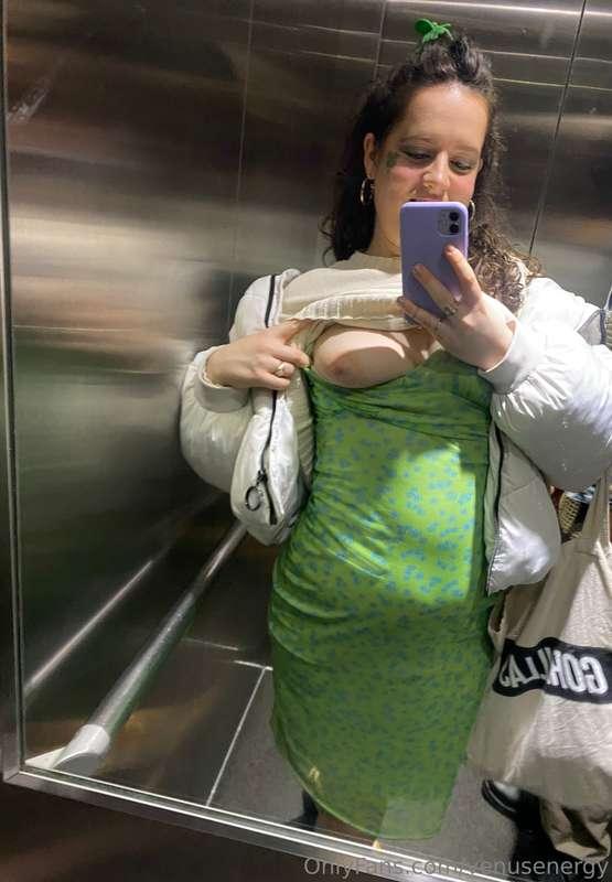 Slipped a tittie in the lift on Patrick’s day ☘️😌