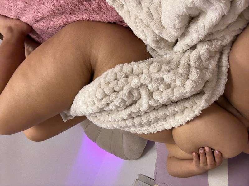 since you won't talk to me, I'll just go to bed😪🥺