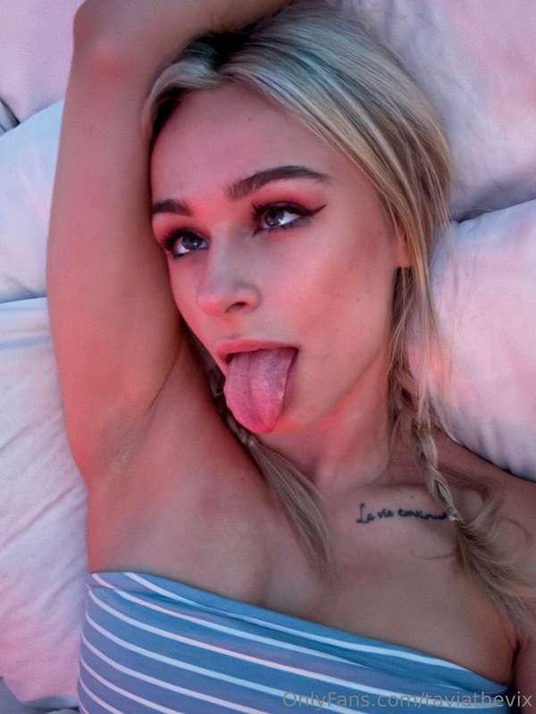 My DMs are open 📩 Surprise me 👅