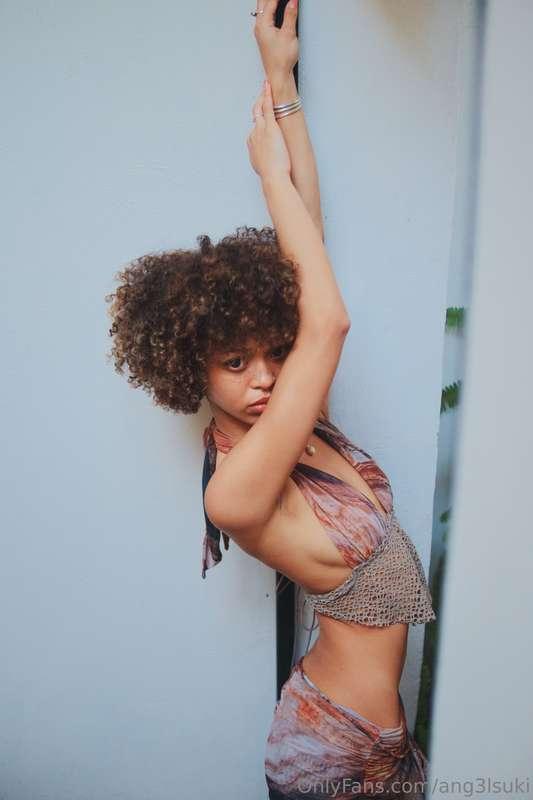 one look, and you already forgot what you were doing lol 👀