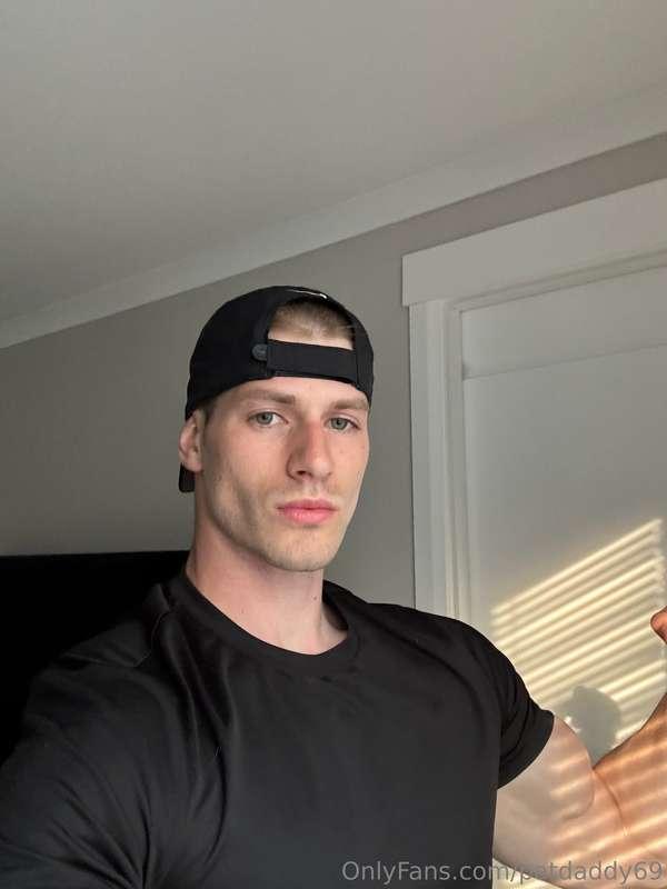 Would you wrap your lips around my cock 😈🍆