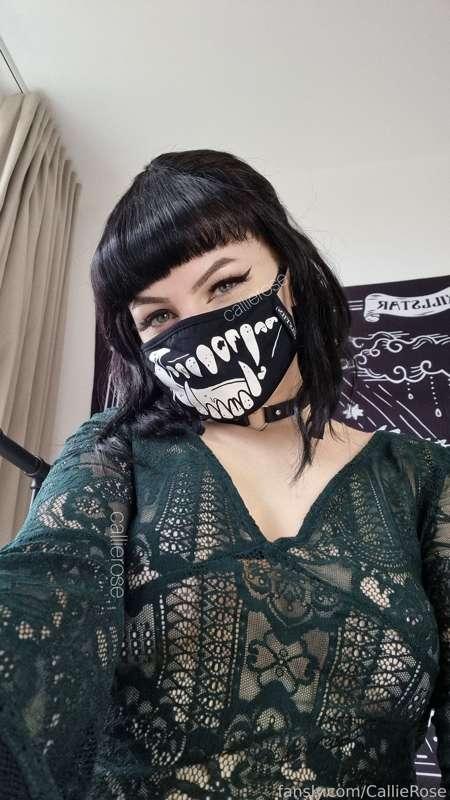 hi ♡

●••• #goth #tits #boobies •••●