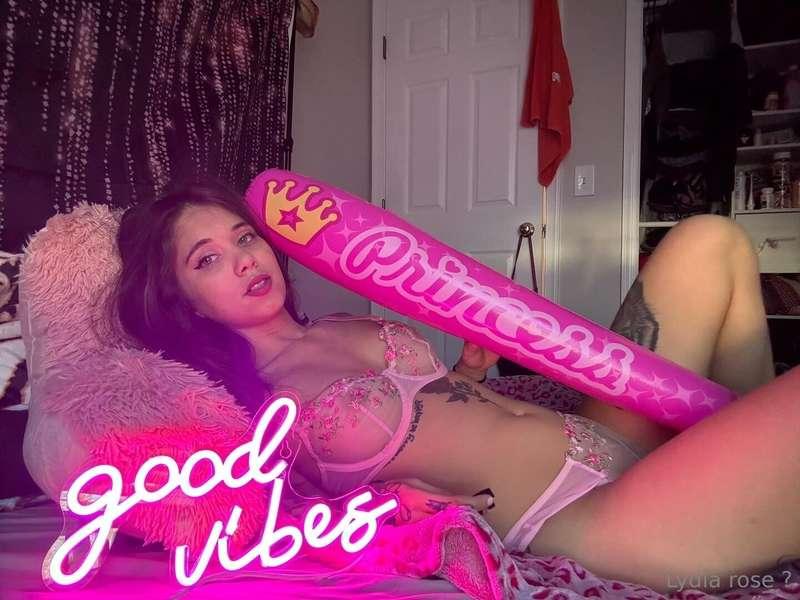 Hey 💋❤️💦 message me 😍