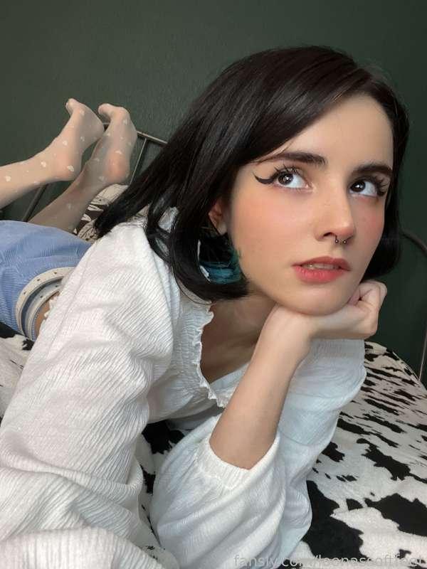 loonassoftfeet image #0
