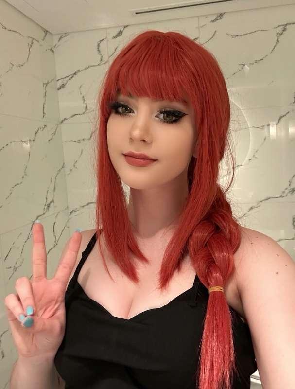 day 1 in dubai 😸 - makima cosplay! ❤️