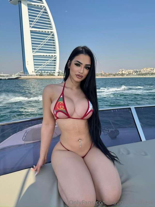Who wants to send me back to Dubai for my birthday?? 🎂🎁 I'll..