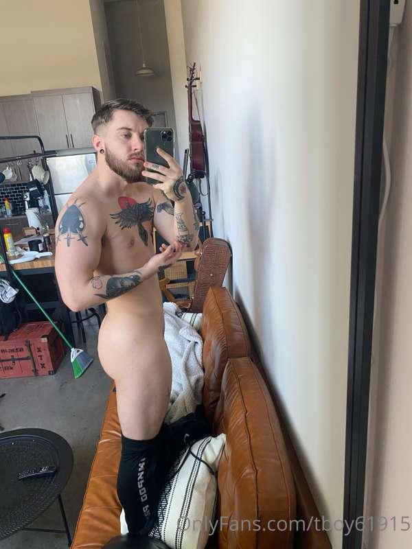 Mid cleaning selfie 🧹