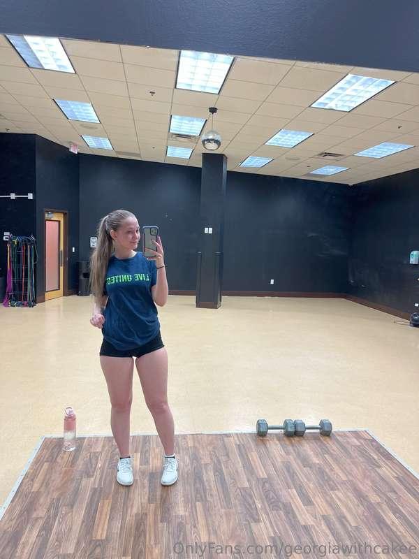 I'm feeling lonely... Wish you were here so we can workout t..