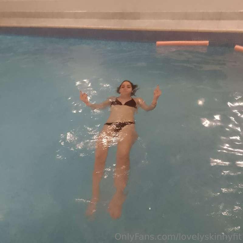 Lose yourself between my legs
i'm very tasty 🌡️👄