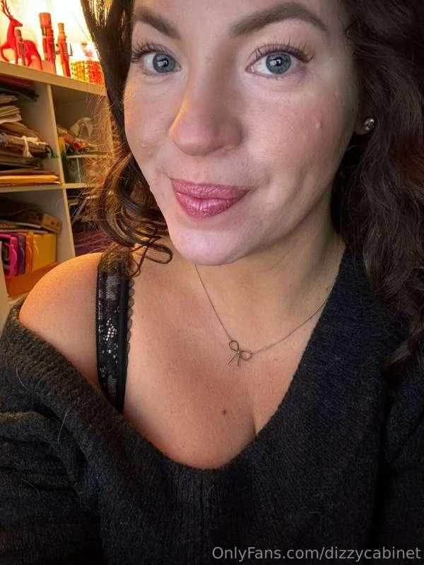 dizzycabinet image #2