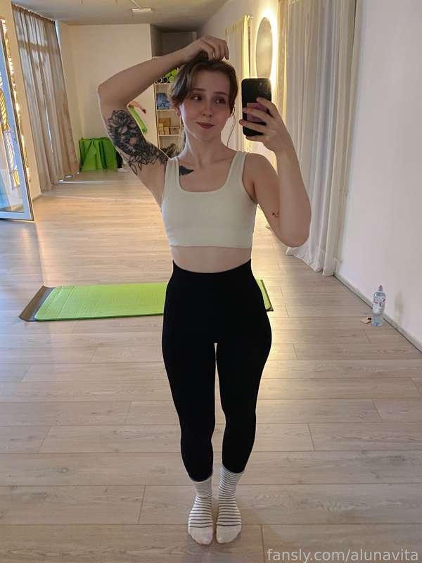 I recently went to Pilates and I enjoyed it✨ It helps to relax both physically and mentally🥰

#redhead #longhair #cutie #slim #young #pretty #lifestyle #life #blog #fyp