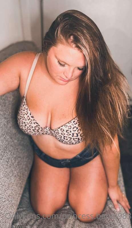 Tell me what you would do to me ? I want to get horny 💦💦