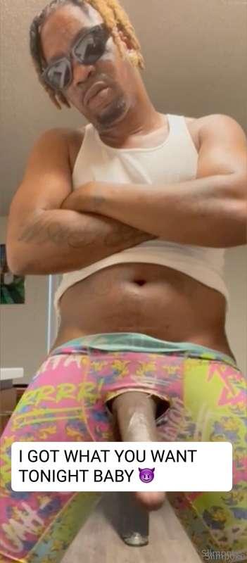 Whos up late and ready to get freaky with daddy😈