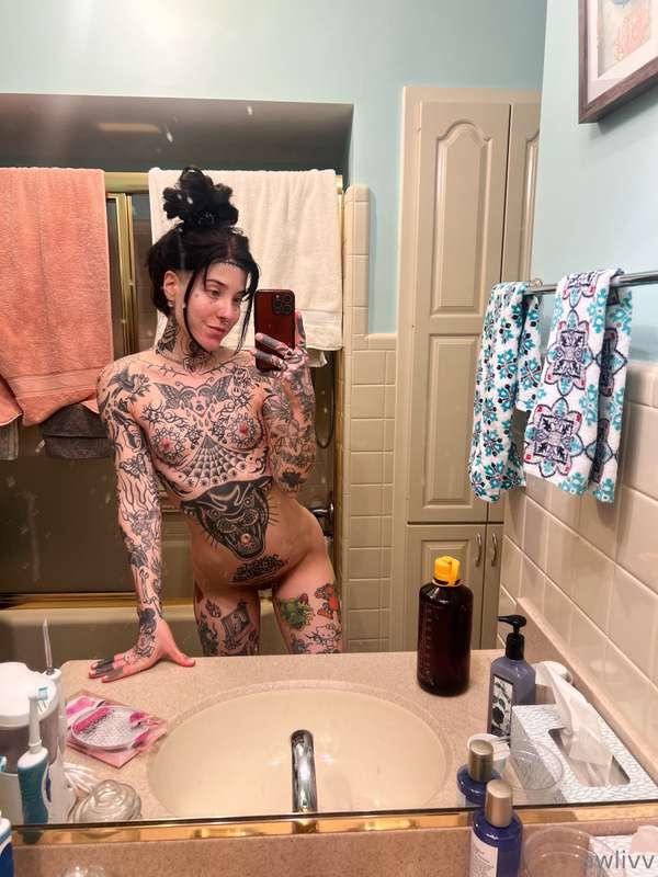 an assortment of nude-esque pics i’ve taken while in florida..