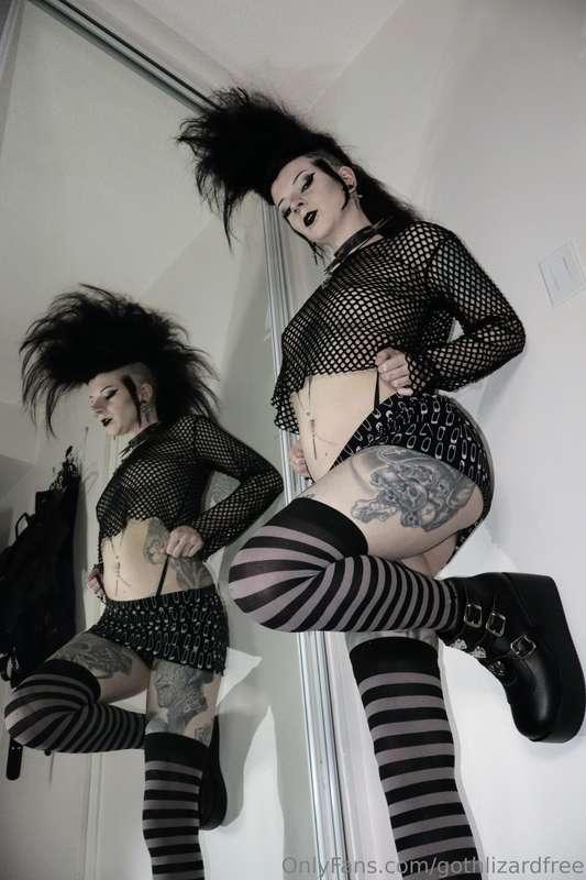 Full goth mode activated for youUnlock for the full set 27 p..