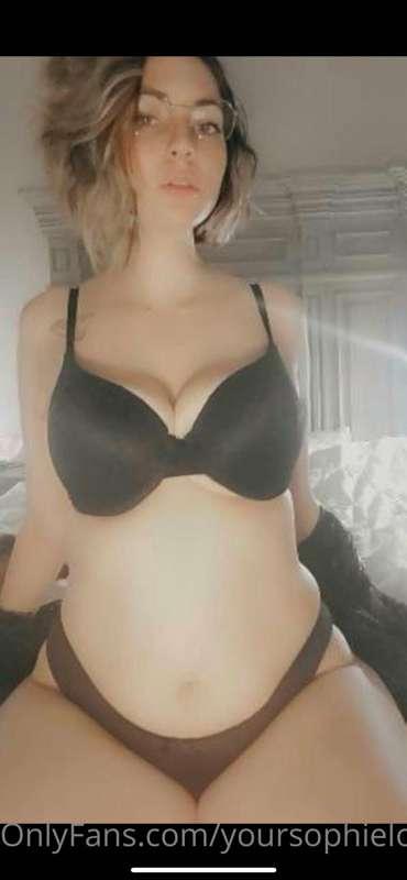 I think this bra might be too small. Help me out of it? 🥺