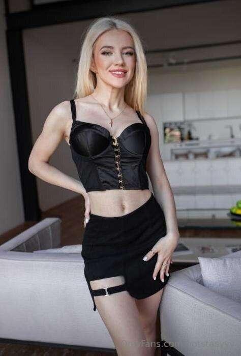 FREE SUBSCRIPTION TODAY ❤️ Stunning MOM @victoria_mommy want..