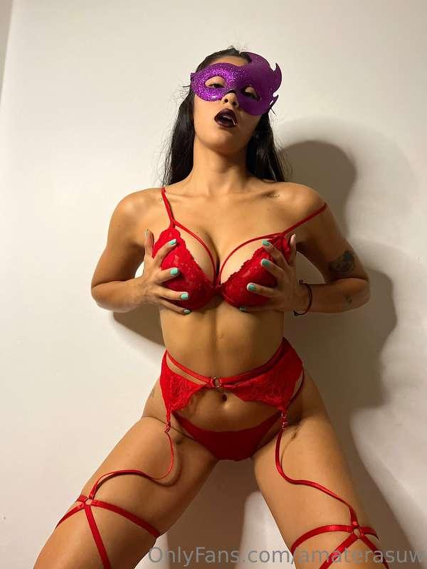 I love costumes, would you like me to show you more? 🎭😈