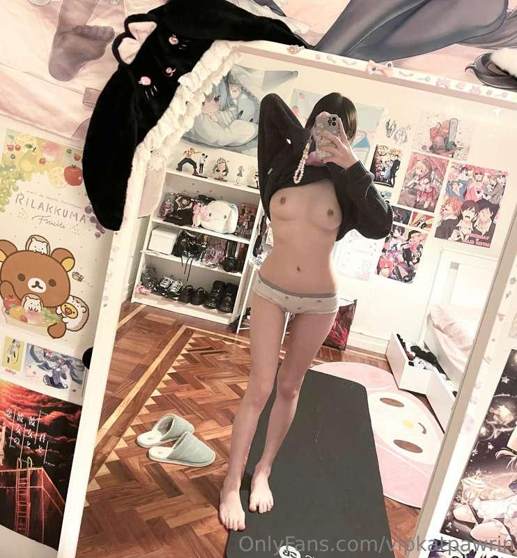 swipe to see me with my panty off ^.^