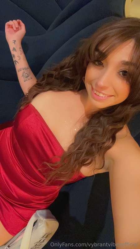 Tell me something pretty <3
