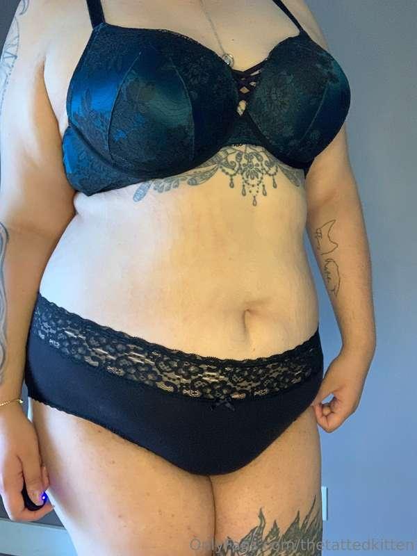A quick pic before getting dressed today 😘
