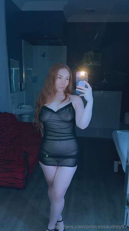 Will be posting more in this outfit when I get off work 🖤